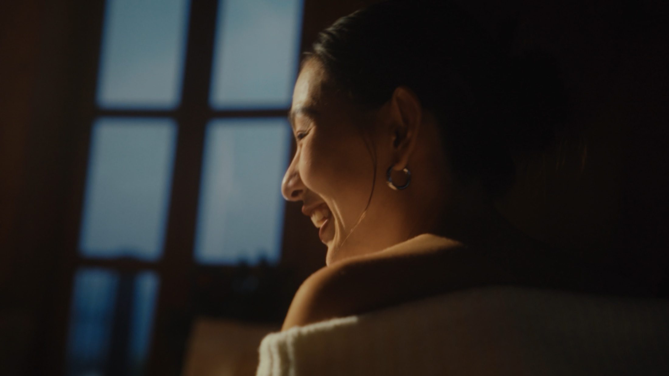 A&F and Hollister lifestyle TVC interior portrait frame