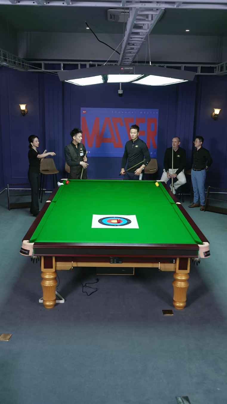 Meet the Masters snooker table zone